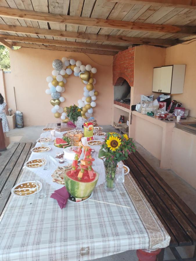 Red Apartman Trebinje Eksteriør billede