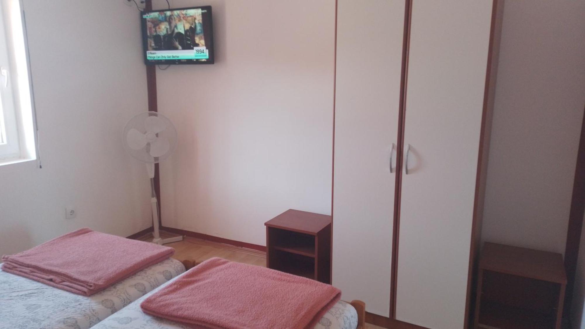 Red Apartman Trebinje Eksteriør billede